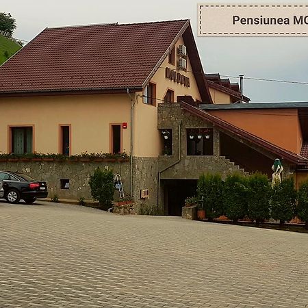 Pensiunea Moldova เปียตราเนียมซ์ ภายนอก รูปภาพ