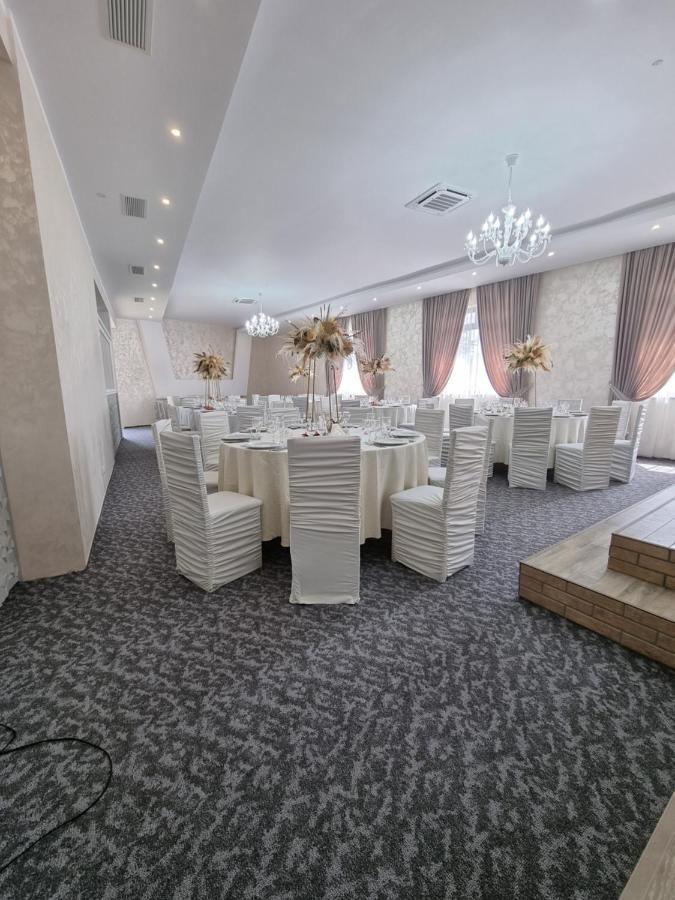 Pensiunea Moldova เปียตราเนียมซ์ ภายนอก รูปภาพ