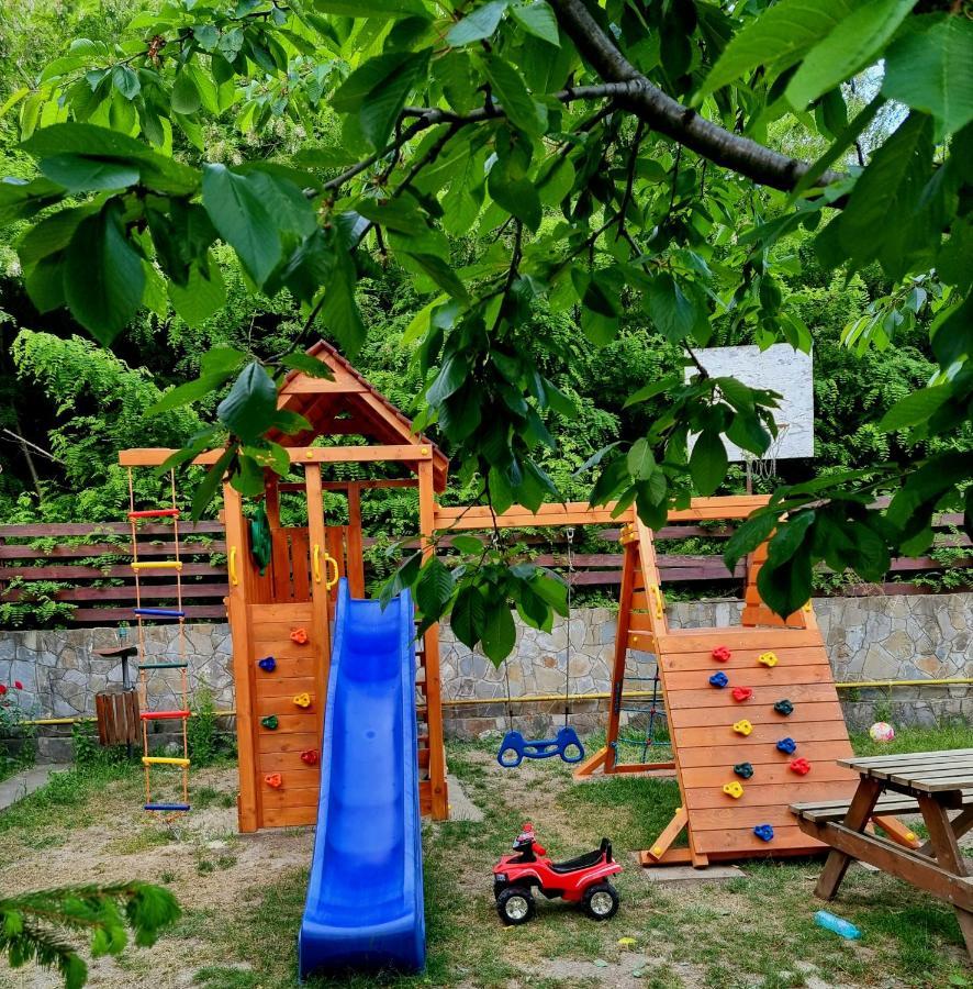 Pensiunea Moldova เปียตราเนียมซ์ ภายนอก รูปภาพ