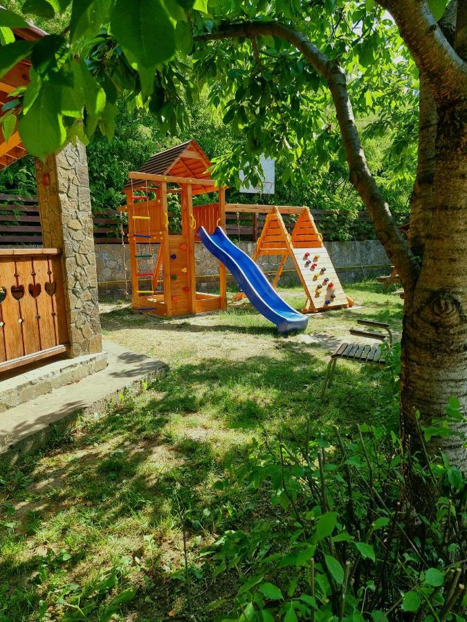Pensiunea Moldova เปียตราเนียมซ์ ภายนอก รูปภาพ