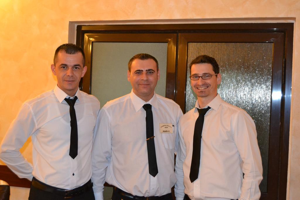 Pensiunea Moldova เปียตราเนียมซ์ ภายนอก รูปภาพ