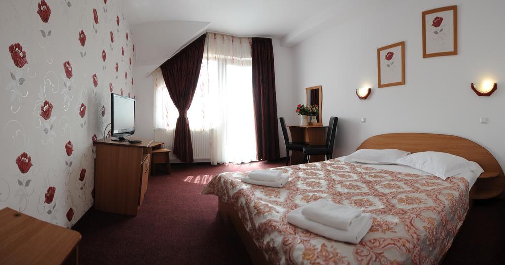Pensiunea Moldova เปียตราเนียมซ์ ภายนอก รูปภาพ