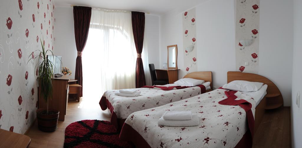 Pensiunea Moldova เปียตราเนียมซ์ ภายนอก รูปภาพ